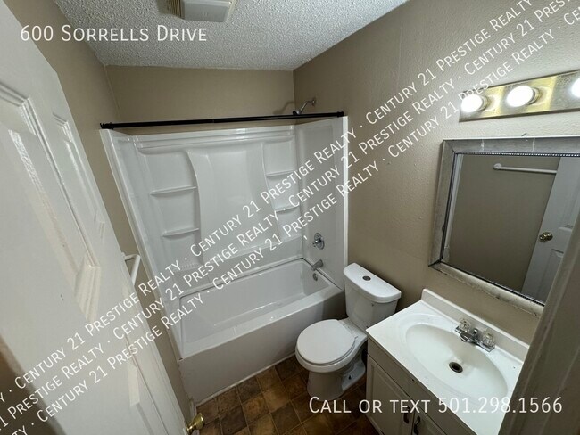 Building Photo - 600 Sorrells Dr