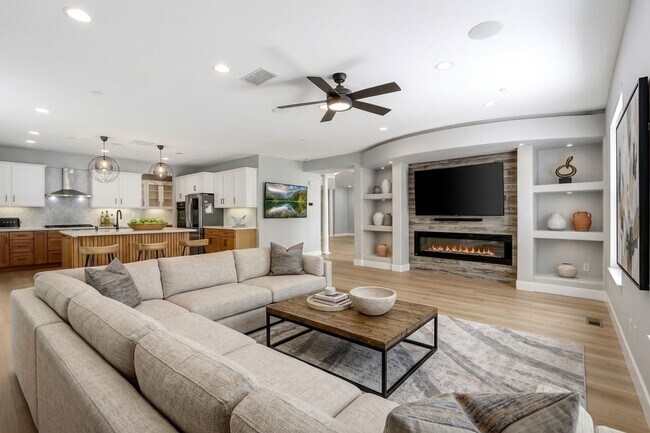 Building Photo - 4386 Bayhill Ln