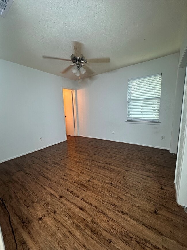 Building Photo - 1413 Bonanza Rd