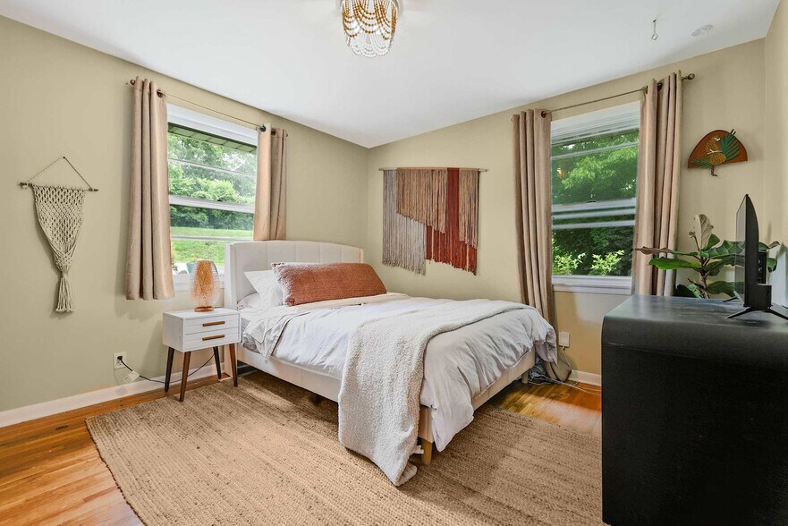 Building Photo - 4834 Hopedale Dr