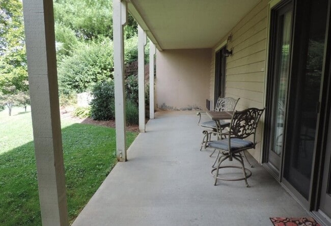 Building Photo - 193 E Landing Dr