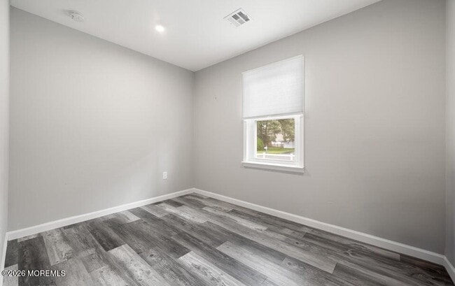 Building Photo - 303 Chestnut Dr