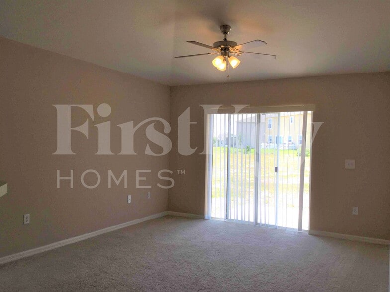 Building Photo - 425 Hammerstone Ave