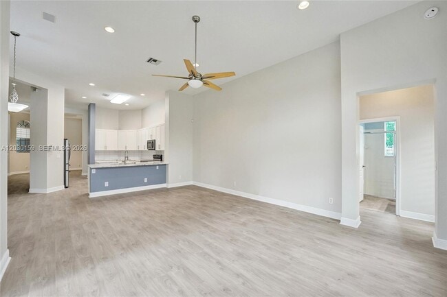 Building Photo - 6334 SW 192nd Ave