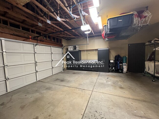 Building Photo - Wonderful 3bd/2ba Orangevale Home with 2 C...
