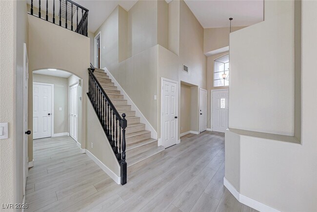 Building Photo - 926 Dancing Vines Ave