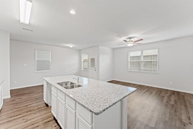 Building Photo - 24822 Landolfi Dr