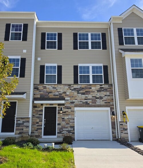 Building Photo - 8216 Alexander Ct