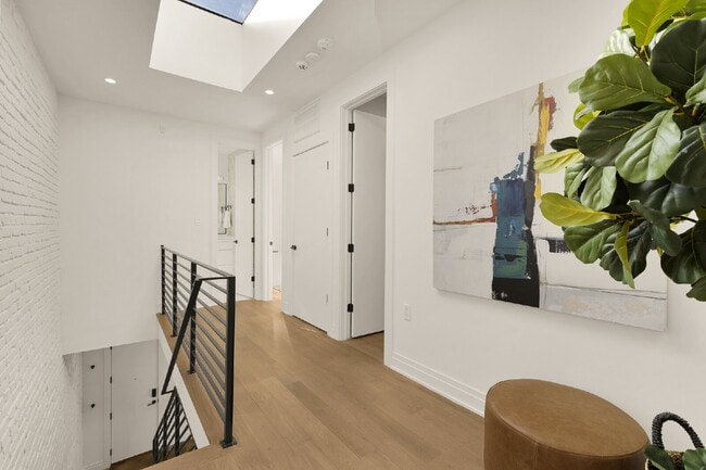 Building Photo - Modern Luxury in the Heart of Logan Circle