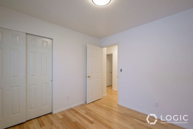 Building Photo - 146 S Coleman St