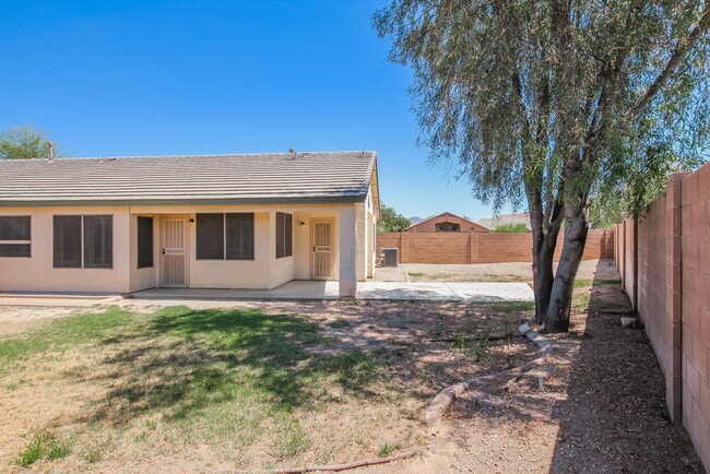 Building Photo - 8026 S 48th Dr