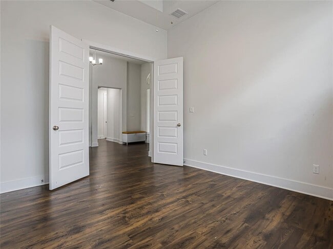 Building Photo - 6721 Empresa Dr