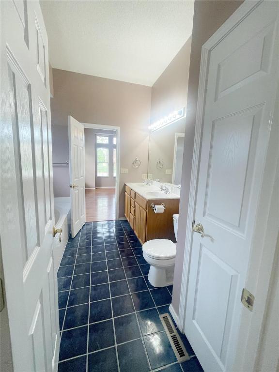 Building Photo - 1146 Illini Dr