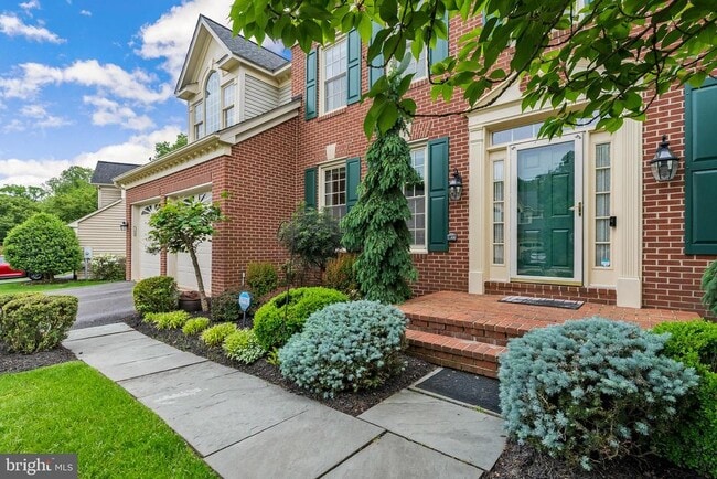 Primary Photo - 4 Yellow Plum Ct