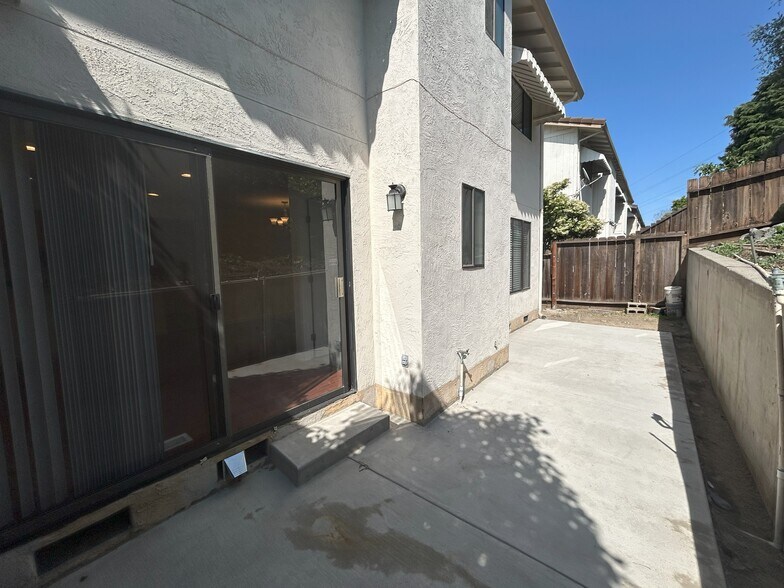 Building Photo - 1312 Shaddick Dr