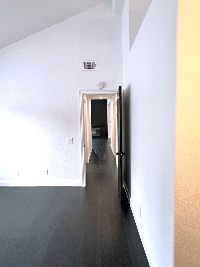 Building Photo - 116 Night Heron Ln