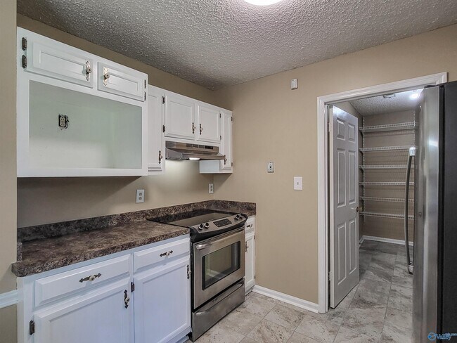 Building Photo - 308 Red Oak Rd