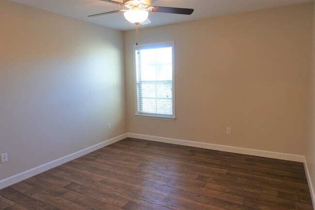 Building Photo - 610 Flintrock Dr