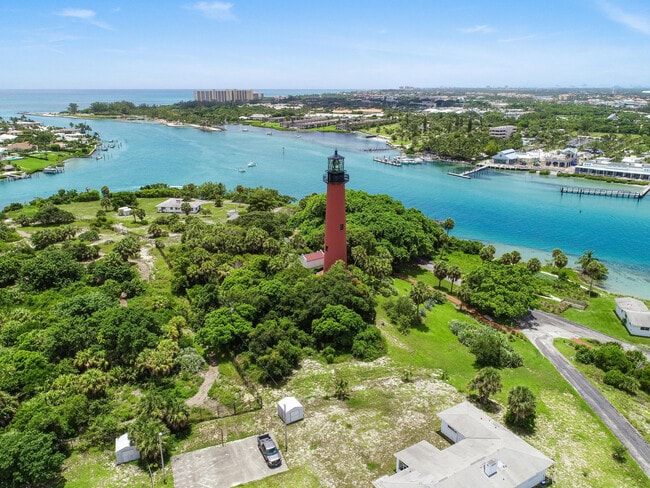 Building Photo - 200 Intracoastal Pl