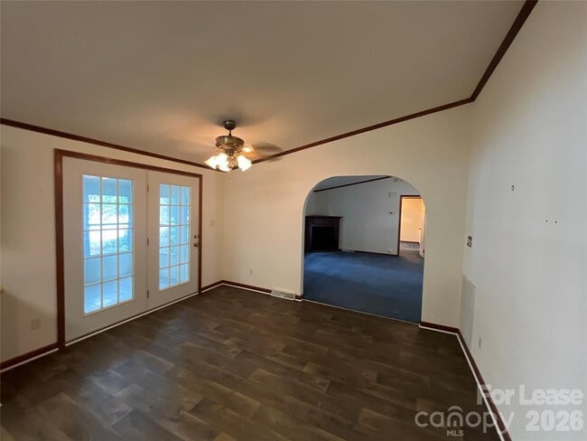 Building Photo - 447 Kemp Rd