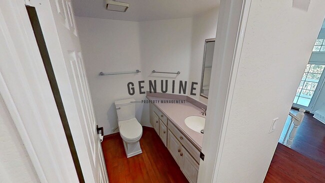 Building Photo - Spacious 2 Story 3Bd 2.5Ba Townhome