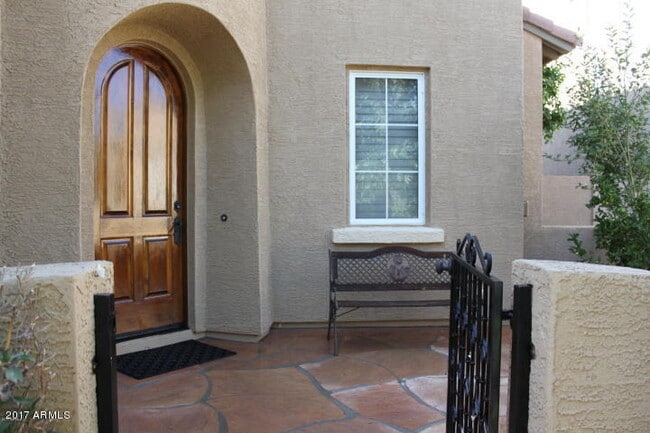 Building Photo - 1150 W Silver Creek Rd