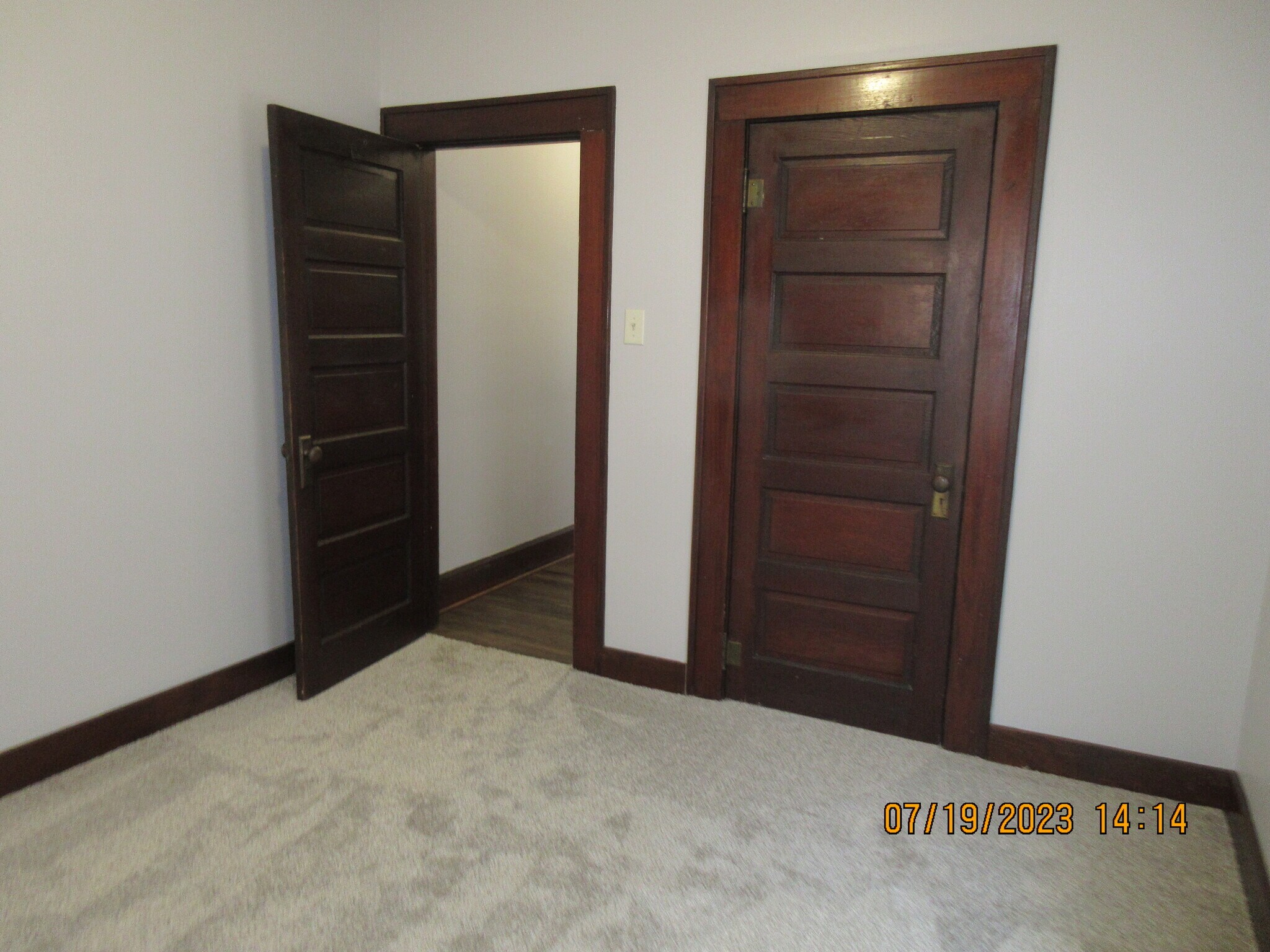 Building Photo - 1019 W 7th St