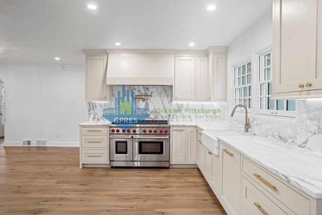 Building Photo - Elegant Fox Chapel 4-Bedroom, 3.5-Bath Home