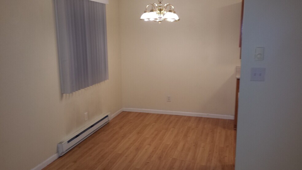 Building Photo - 8122 Verlynda Dr