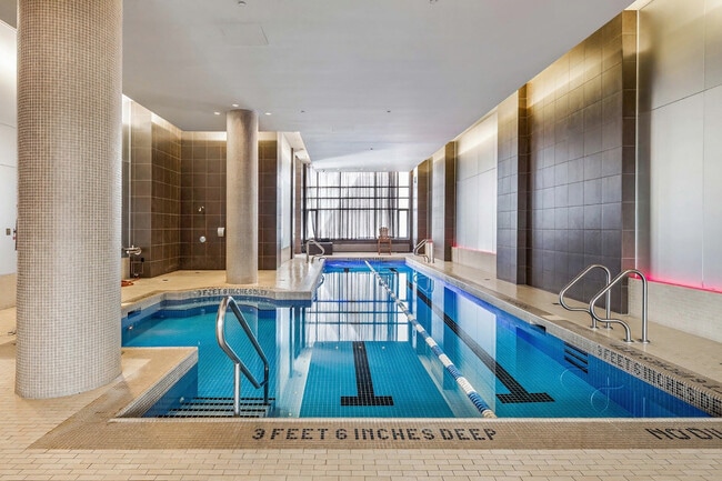 Building Photo - 325 5th Ave