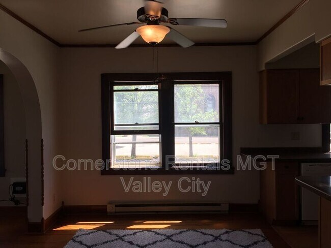 Building Photo - 253 College St SE