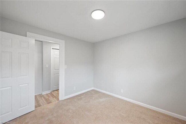 Building Photo - 2810 Roanoke Ave