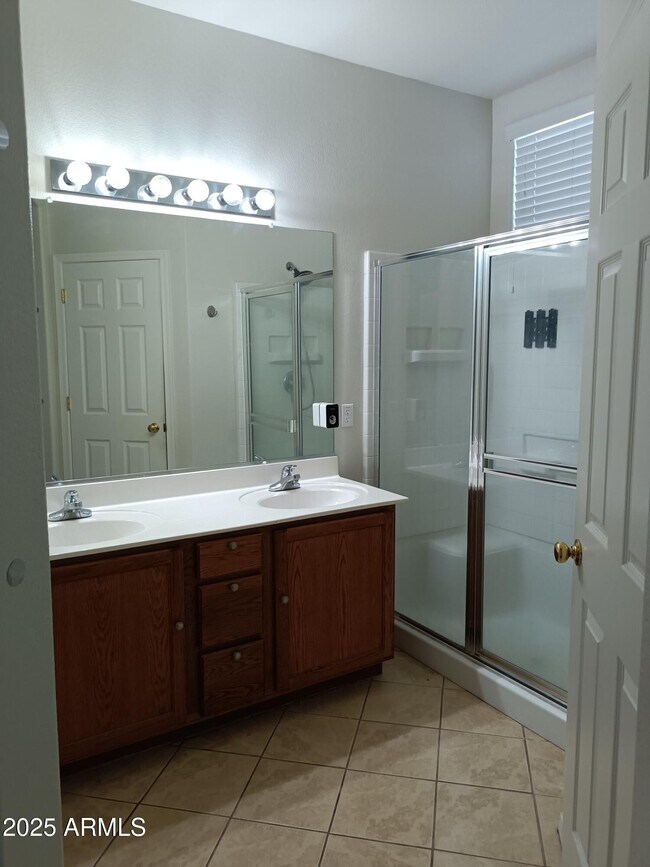 Building Photo - 14634 W Ventura St