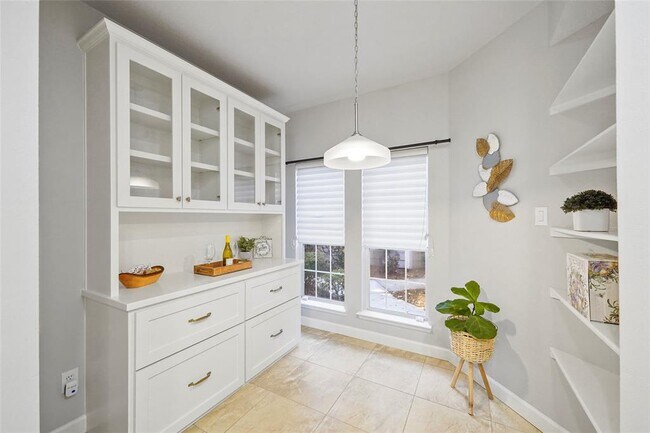 Building Photo - 2351 Summit Way Ct