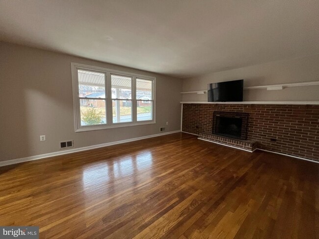 Building Photo - 9104 St Andrews Pl