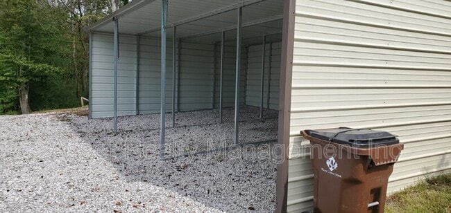 Building Photo - 302 Joel Rd