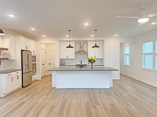 Building Photo - 2213 Via Laura Ln