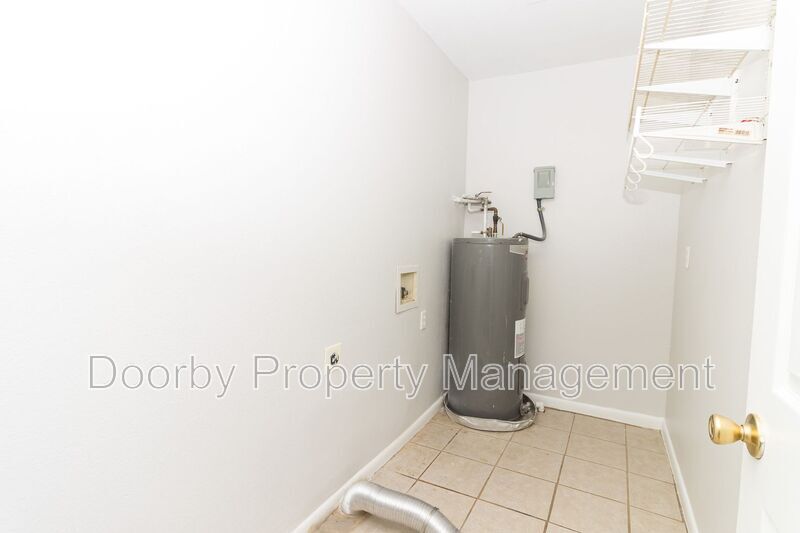 Building Photo - 1446 Bradt St