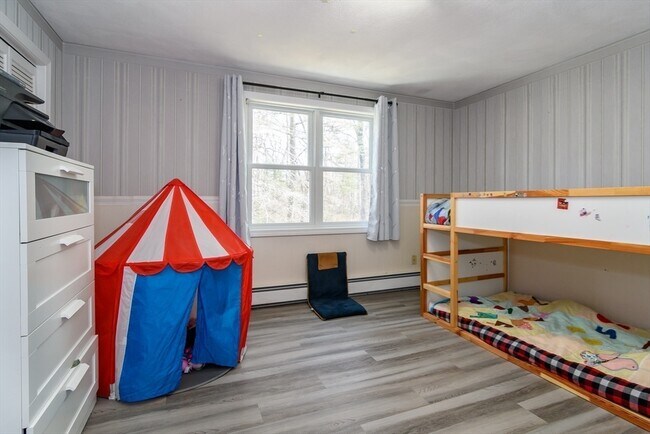 Building Photo - 24 Homeward Ln