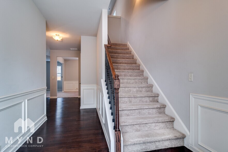 Building Photo - 7491 Waverly Loop