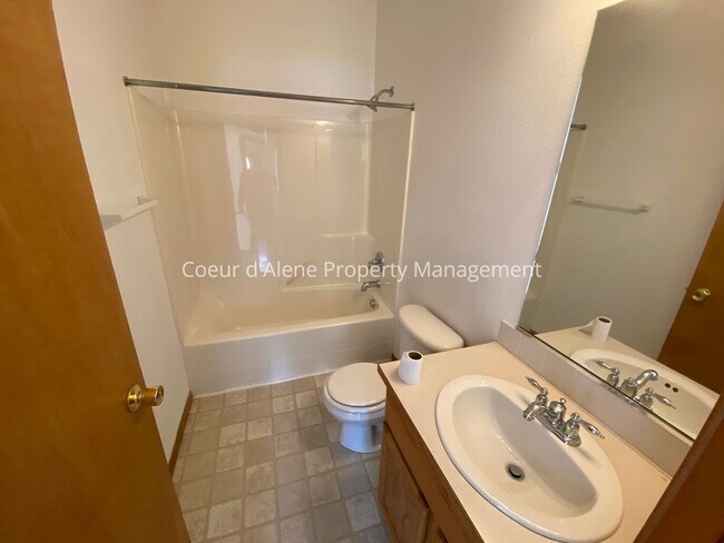 Building Photo - 3 bed house in Sunshine Meadows!