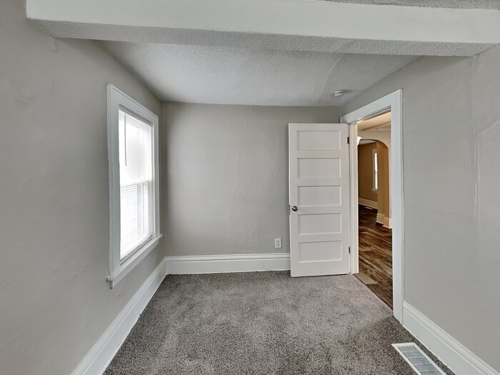 Building Photo - 2068 Reaney Ave E
