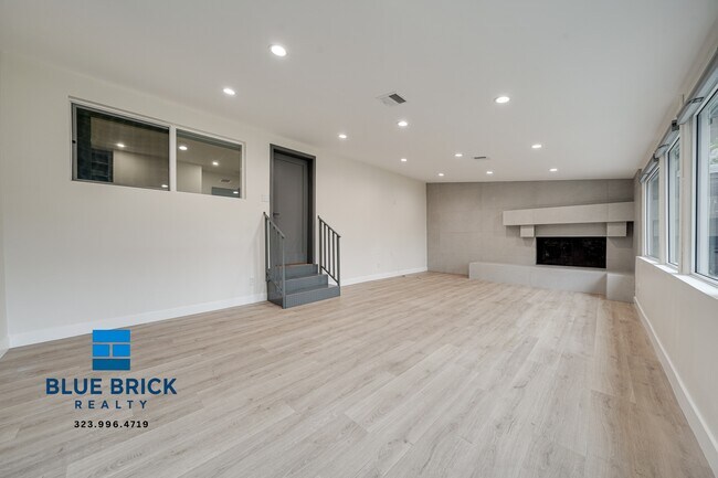 Building Photo - 5620 Radford Ave