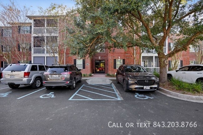 Building Photo - 1589 Cambridge Lakes Dr