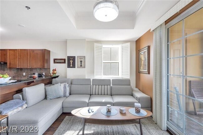 Building Photo - 2405 W Serene Ave