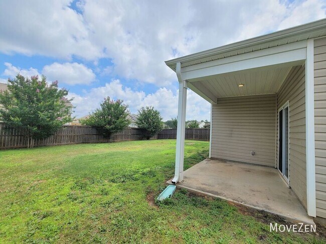 Building Photo - 22 Crestwood Pnes Trl