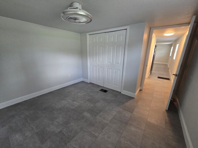 Building Photo - 4425 Bryan Ave