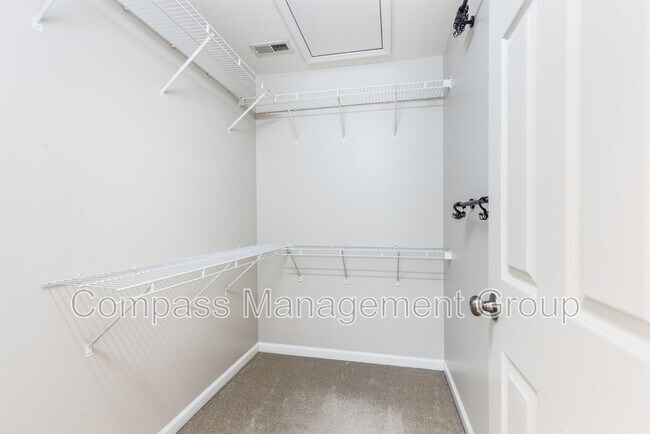 Building Photo - 1136 Paxton Dr
