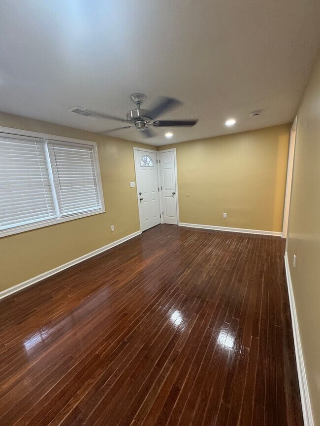 Building Photo - Beautifully Renovated 2 Bedroom, 2 Bathroom Home in the Heart of Martinez