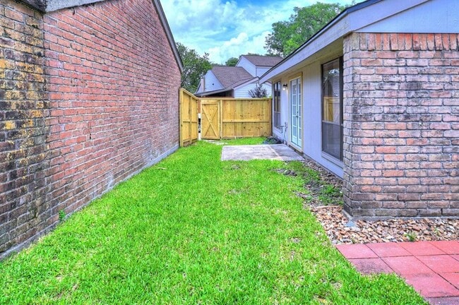 Building Photo - 16718 Galewood Way